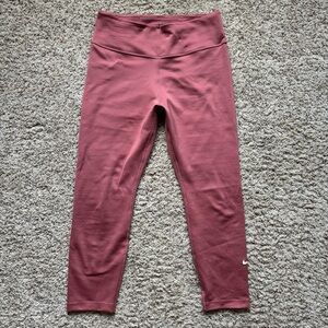 Nike One Crop Leggings Women’s size M Canyon Pink
